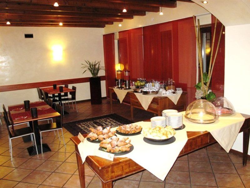 Hotel Gattopardo Dossobuono Exterior photo